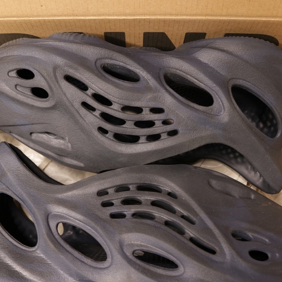 YEEZY Foam Runner "Mineral Blue" Size 7M - Picture 3 of 7